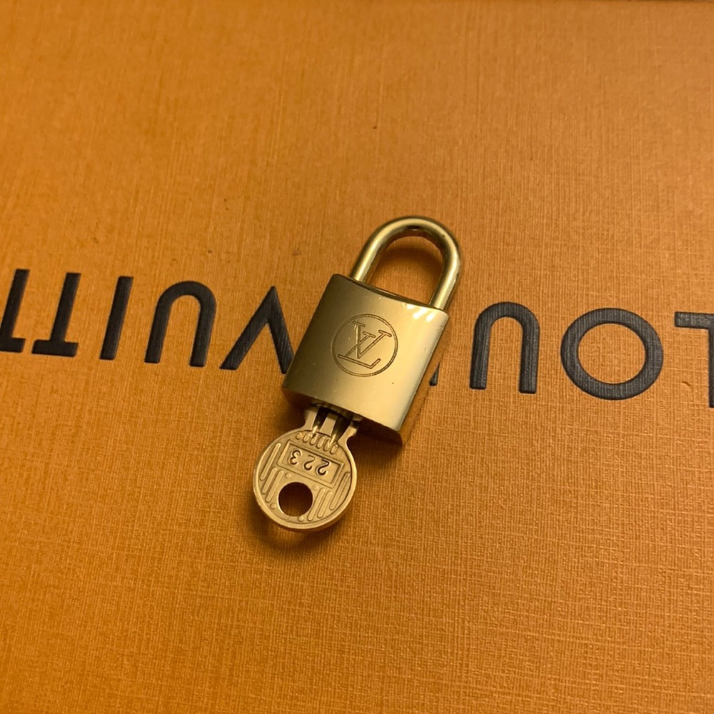 Louis Vuitton key and lock #223